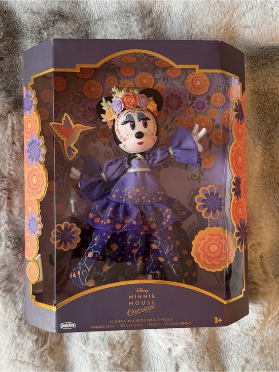 Disney Other - Disney Minnie Mouse Celebration Series Mexico Epcot Pavilion NWT